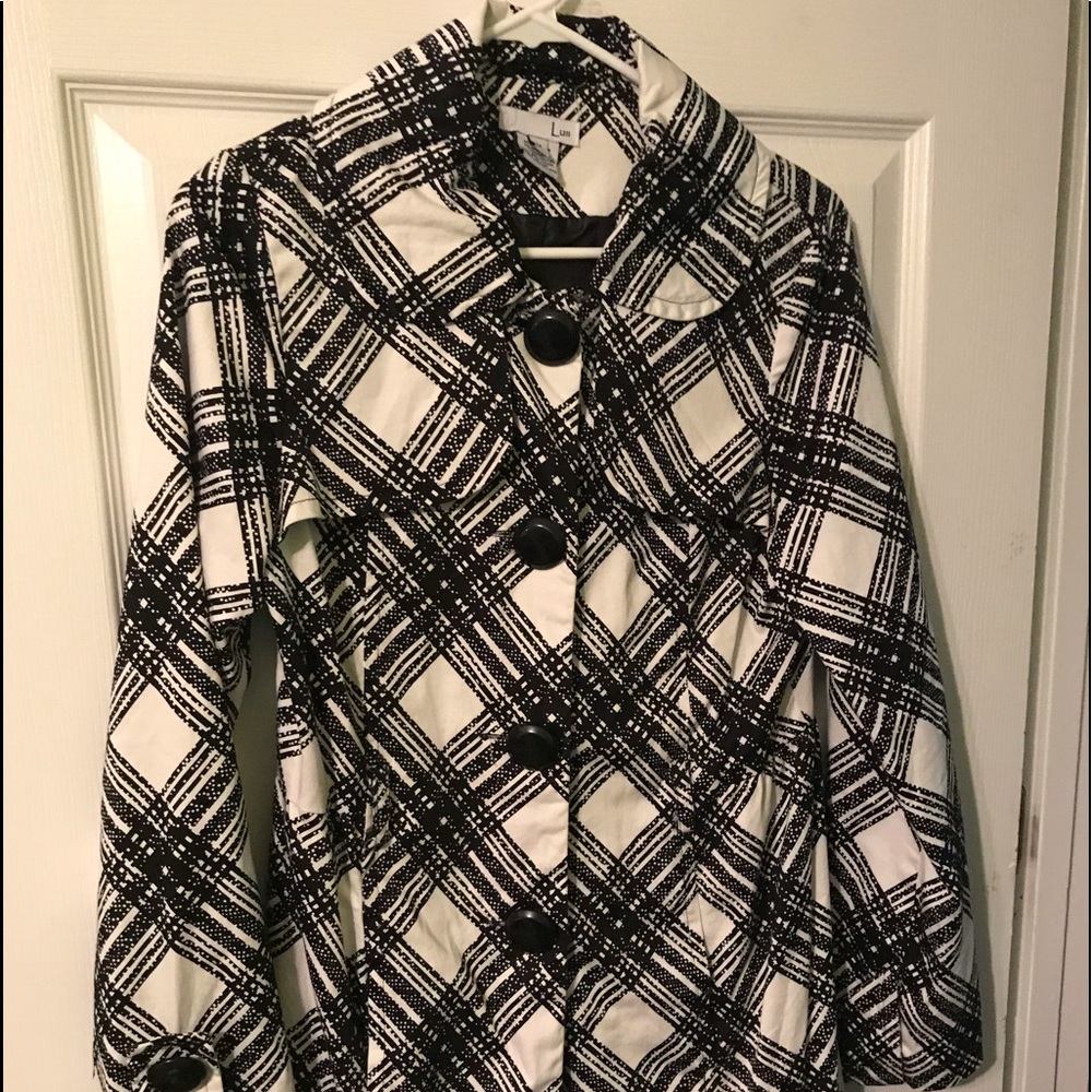 Jacket.  Lightweight.   B/W .   Ladies. Medium